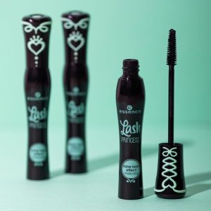 ریمل حجم دهنده با تاثیر مژه مصنوعی Lash Princess سبز اسنس